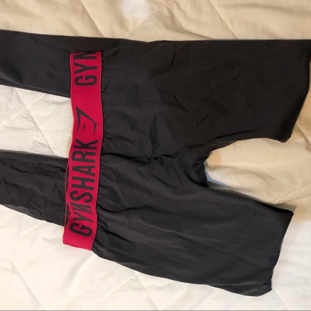 GYMSHARK SIZE M LEGGING